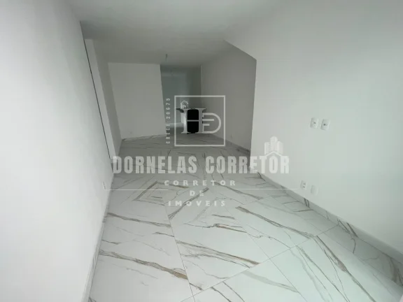 Imagem Casa com 2 Suítes na Rua do Shopping - Localização Privilegiada e Conforto Garantido!