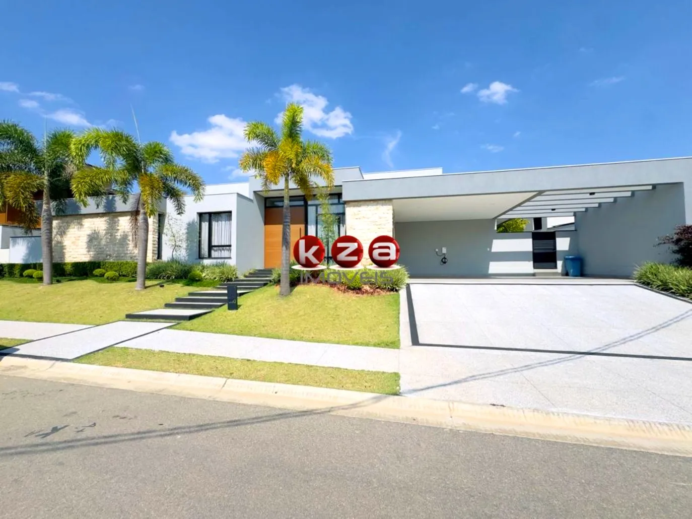 Foto do imóvel Luxuosa casa térrea à venda em Jundiaí-SP, Condomínio Jardim Atenas: 4 suítes, 3 salas, 5 banheiros, 5 vagas, 417m².