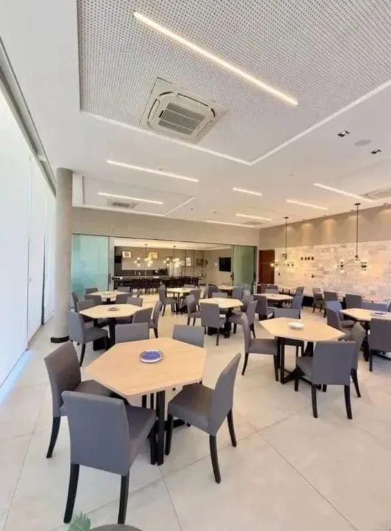 Imagem Casa de alto padrão em Intermares com 3 suítes, área gourmet, condomínio completo e excelente localização.