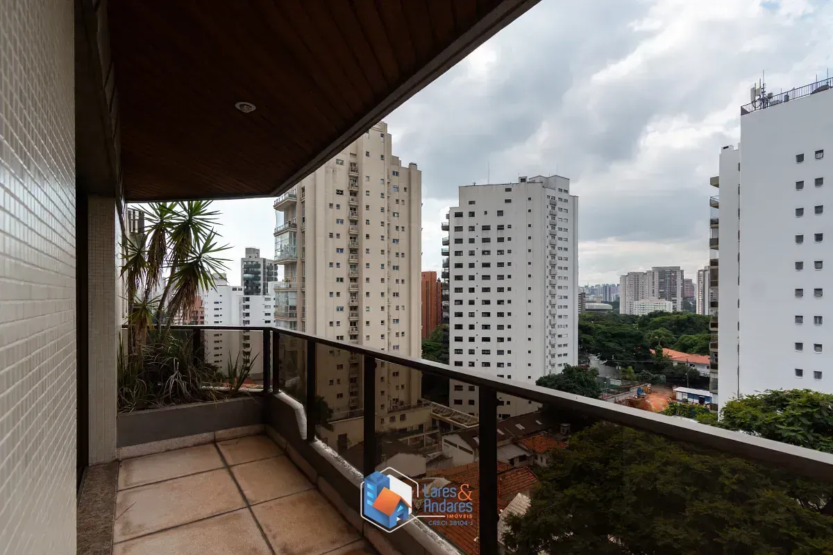 Imagem Cobertura para venda em Moema com 3 quartos, sendo 3 suítes, 389m²
