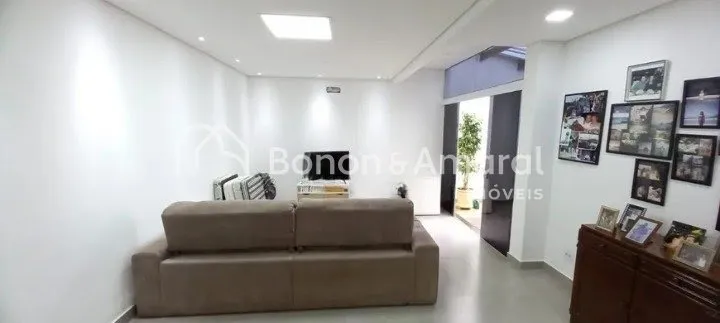 Imagem Casa térrea com 220m² de área de construção: aqui você encontra conforto, modernidade e uma localização privilegiada no Jardim Santa Genebra, em Campinas.