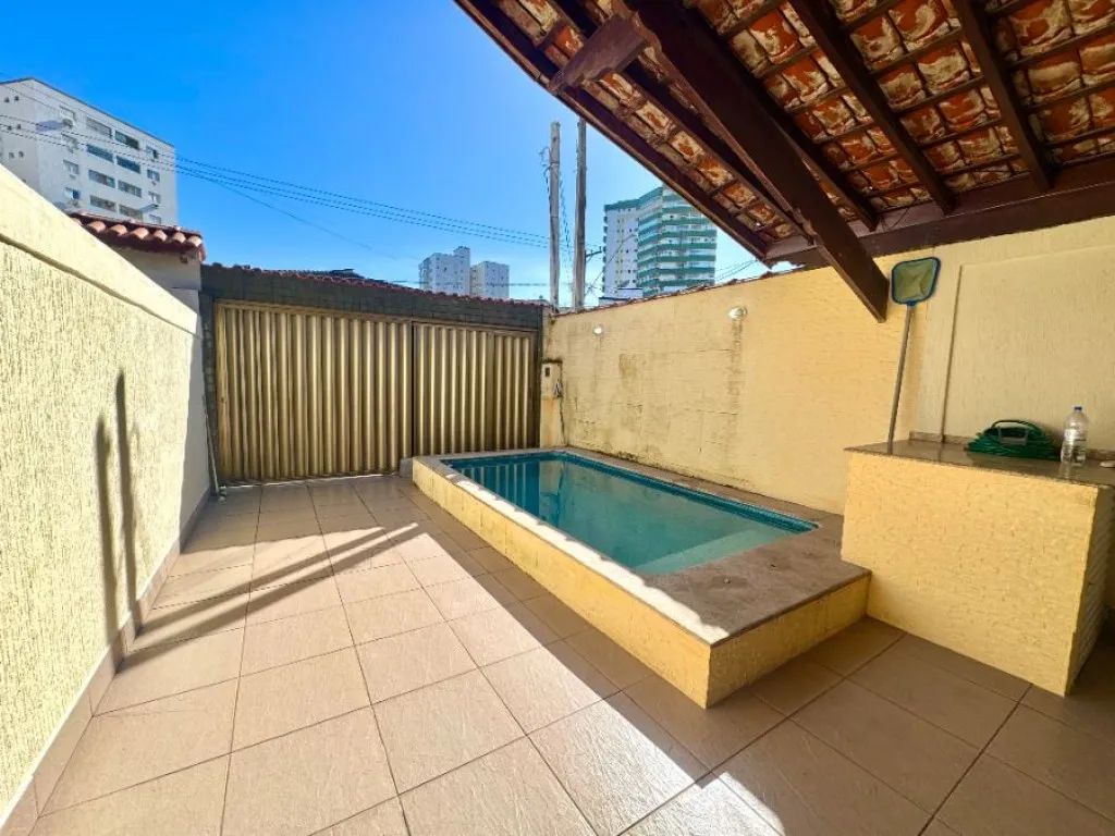 Imagem CASA COM 112,00 m² - GUILHERMINA - PRAIA GRANDE SP