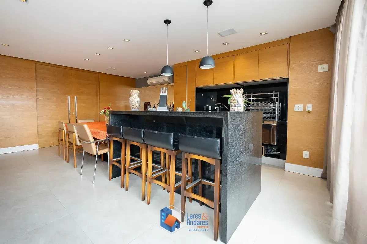 Imagem Apartamento para venda em Saúde com 4 quartos, sendo 2 suítes, 160m²