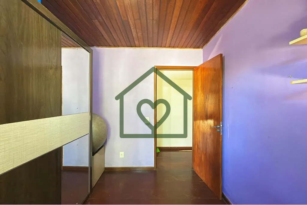 Imagem Casa de esquina com 3 dormitórios e 155m2 privativos no Jardim Vila Nova (bairro Vila Nova), terren...