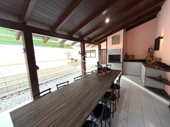 Imagem Casa à venda no Bairro Anita Garibaldi, por R$ 1.490.000.