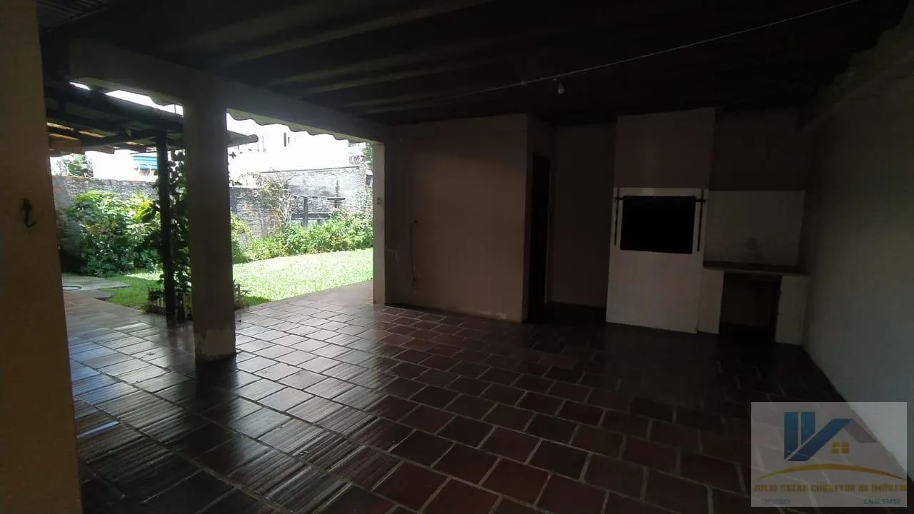 Imagem Casa para Venda em São José dos Pinhais, Três Marias, 4 dormitórios, 2 banheiros, 4 vagas