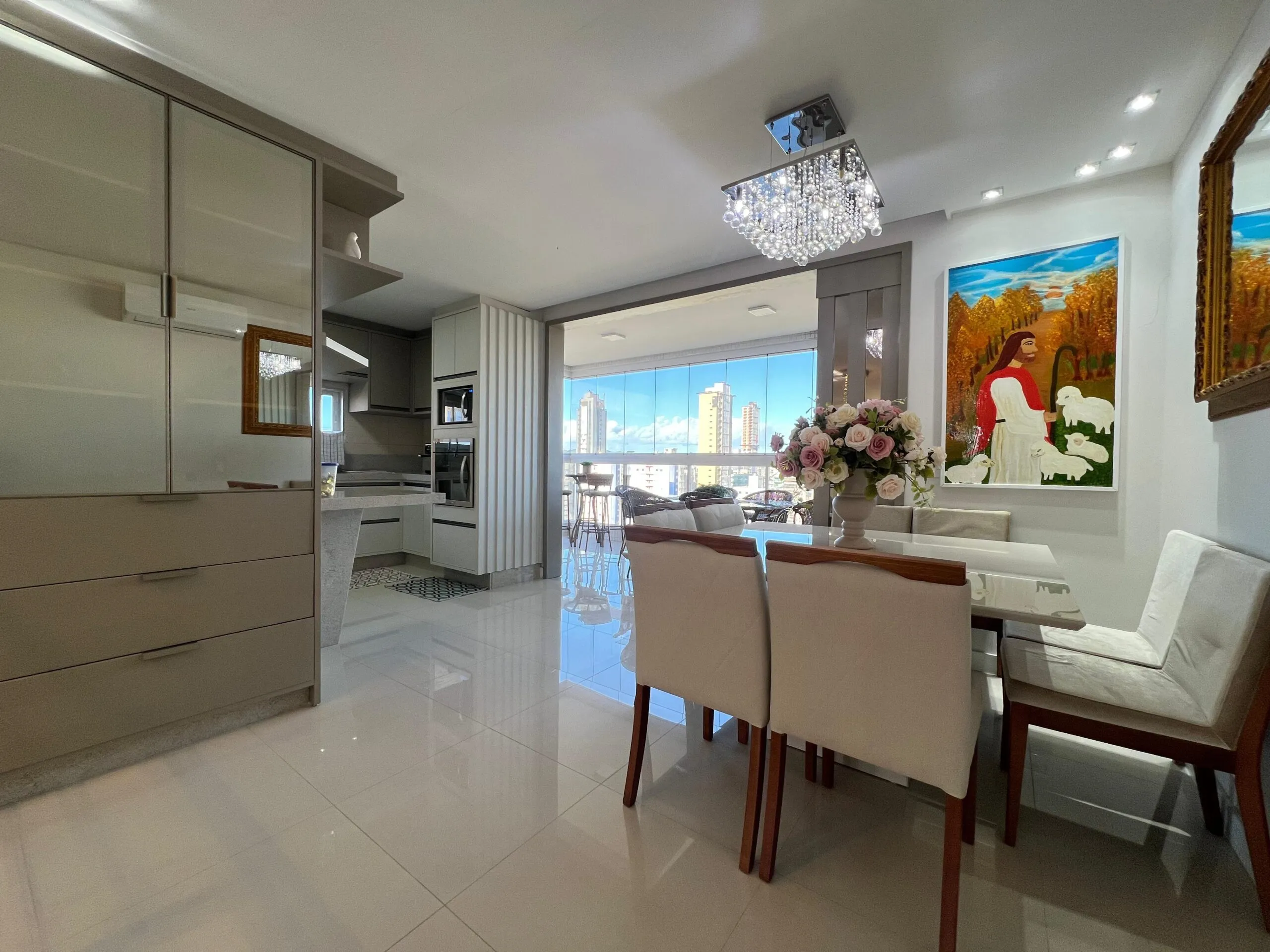 Imagem Apartamento com vista para o mar à venda com 200m2 por R$ 7.200.000,00