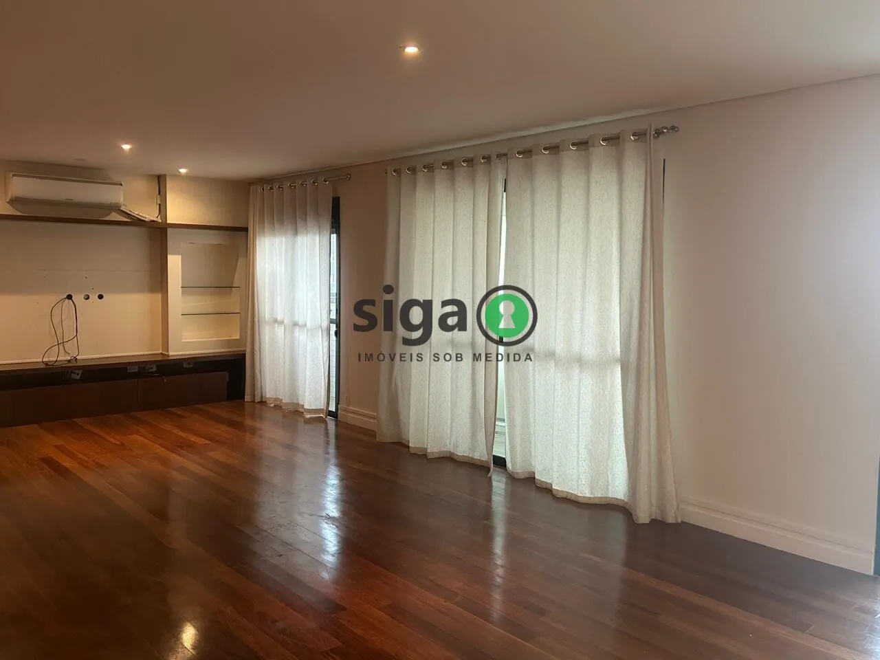 Imagem Apartamento á Venda na Vila Suzana- 192m², 3 quartos, 3 vagas