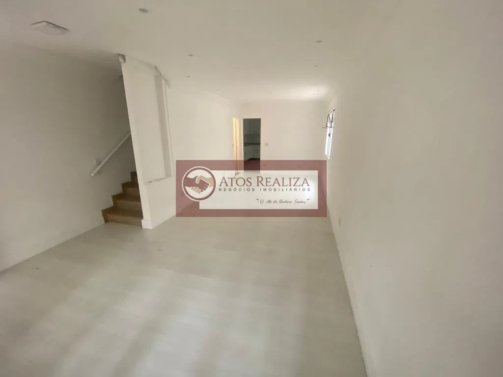 Imagem Vendo SUPER Oportunidades na vila Mariana. Casa 225m2, com 3 suítes, 6 Banheiros, 2 vagas, dependência de empregada, corredores nas laterais. OPORTUNIDADE.