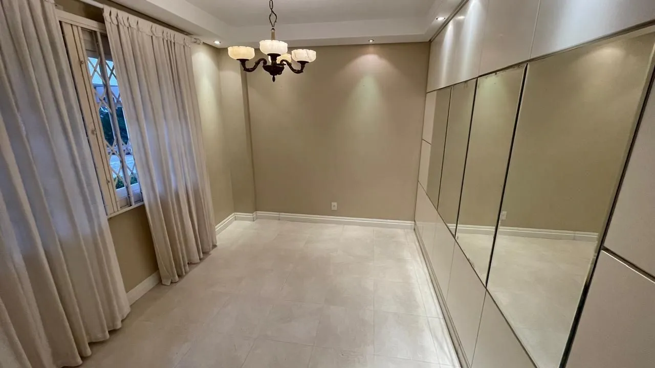 Imagem Casa de Condomínio em Chácara das Pedras