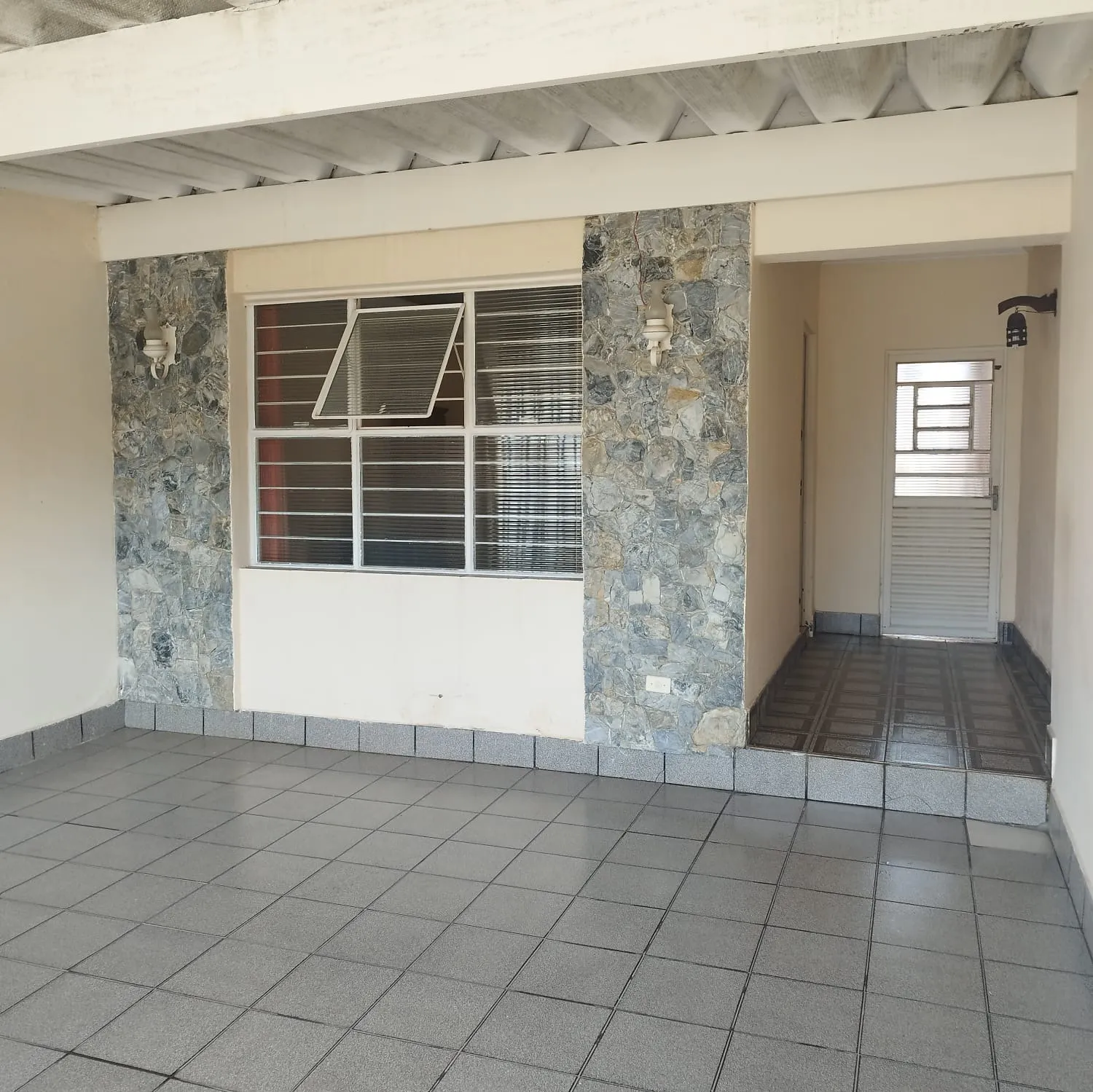 Foto do imóvel Casa 2 Dormitórios à Venda no Jardim das Magnólias. em JARDIM DAS MAGNÓLIAS, SOROCABA - SP