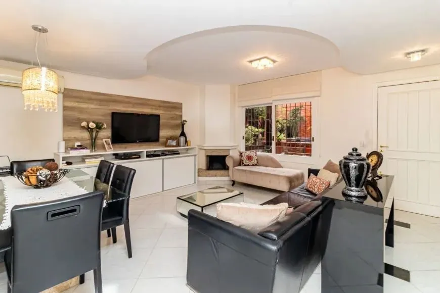 Imagem Belíssima casa em Condomínio com 3 dorm - próximo ao Iguatemi