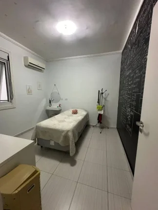 Imagem Casa térrea, 3 dormitórios ( 1 suíte), 4 vagas, Cond. Crystal Park, Jacareí.
