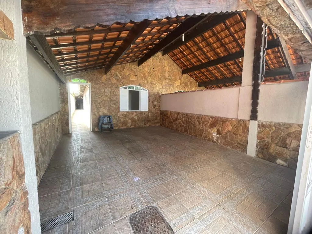 Imagem Residência na Praia Grande, com 3 quartos, sendo 1 suíte, e churrasqueira.
