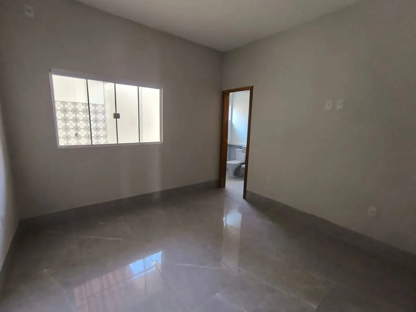 Imagem Casa 3/4 Sendo 2 Suites Em Condominio A 1km Do Terminal Vila Brasilia
