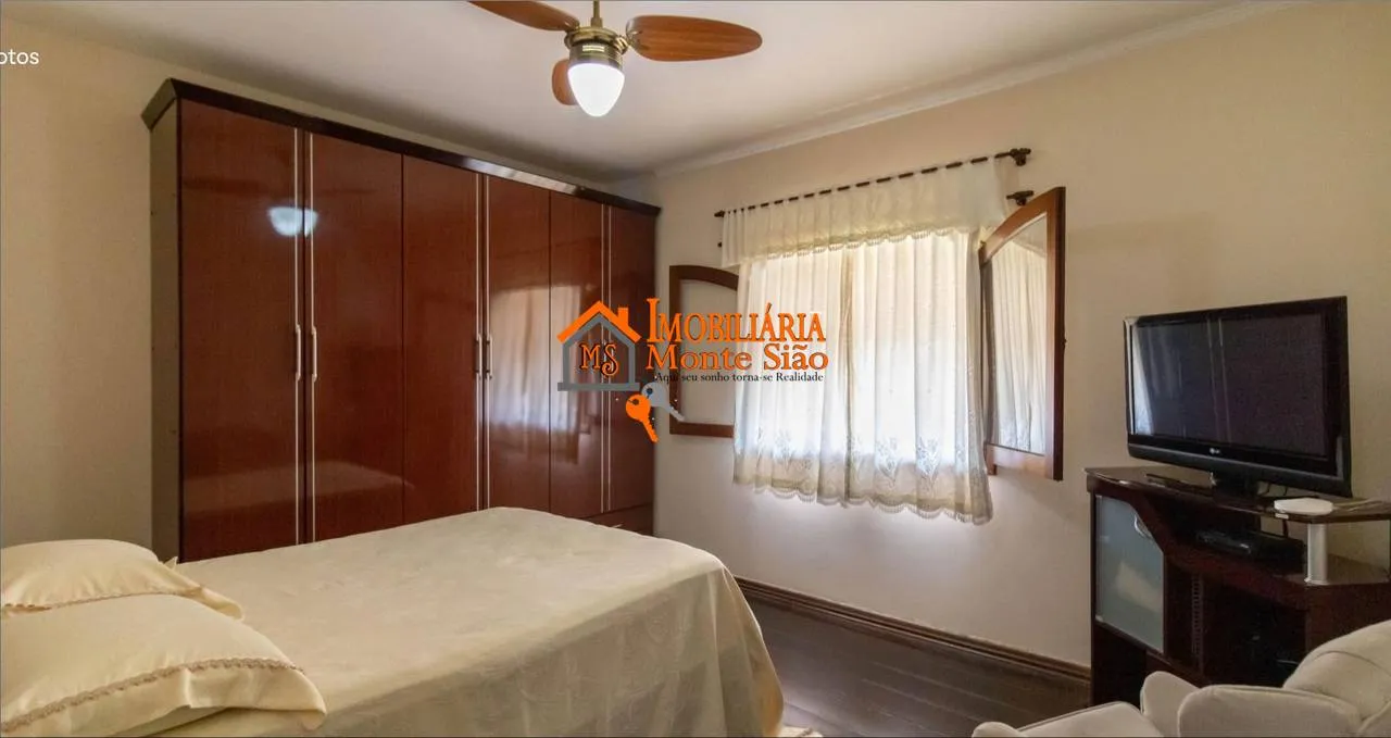 Imagem Sobrado com 5 dormitórios à venda, 500 m² por R$ 2.332.000 - Vila Galvão - Guarulhos/SP