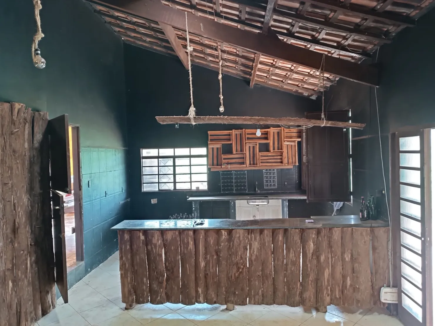 Imagem Casa à venda 3 Suites, 15 Vagas, 2000M², Bonfim, Aparecida - SP