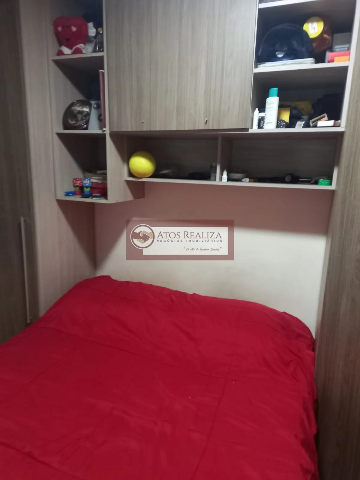 Imagem Vendo SUPER Oportunidade no Jardim Lalo. Apartamento de 2 Dormitórios com Armários, Cozinha com planejados, 1 vaga de garagem. Valor R$ 320.000 valor de oportunidade.