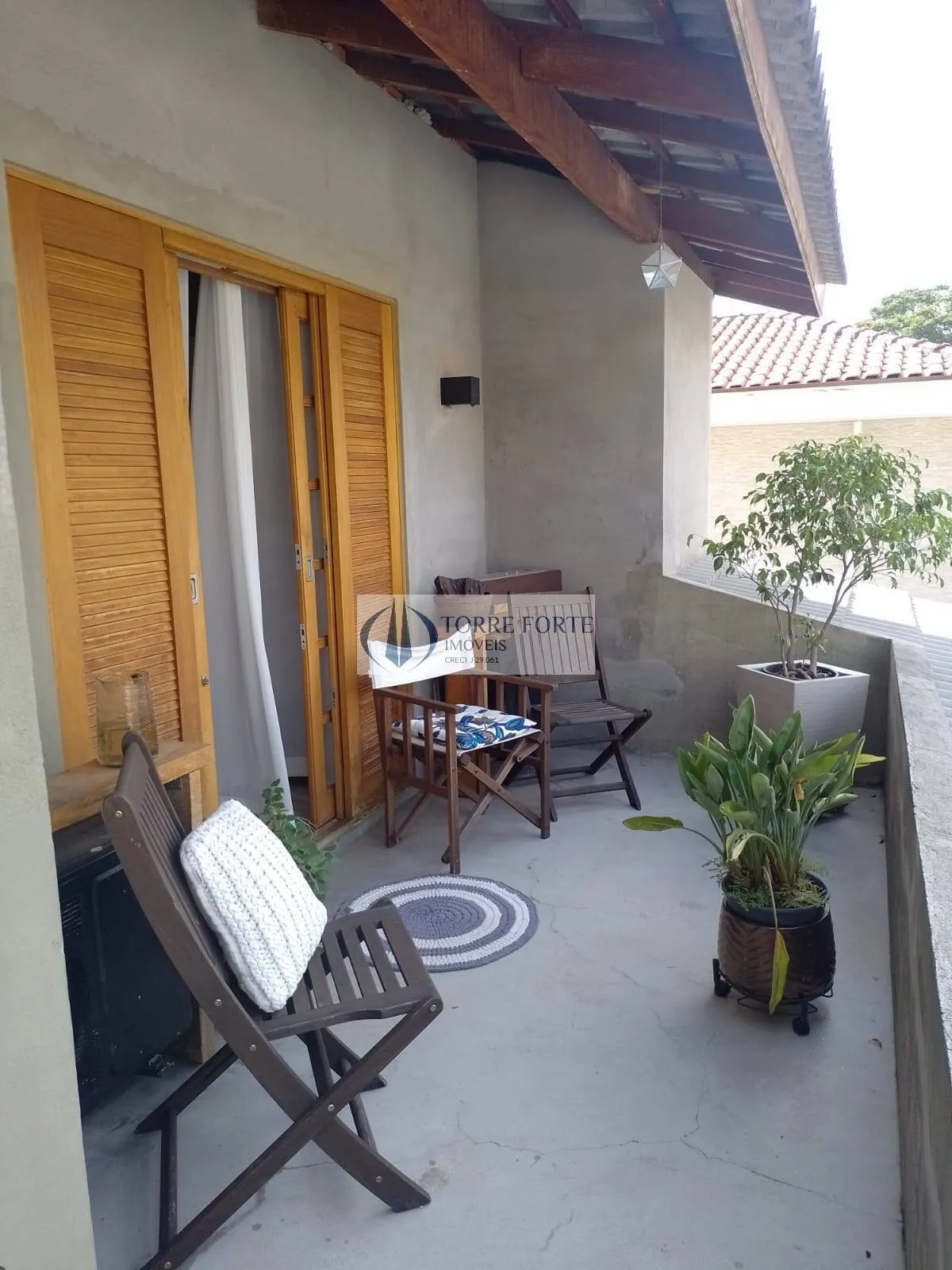 Imagem Casa com estilo moderno, 3 dormitórios, 4 vagas no Jardim Vila Galvão