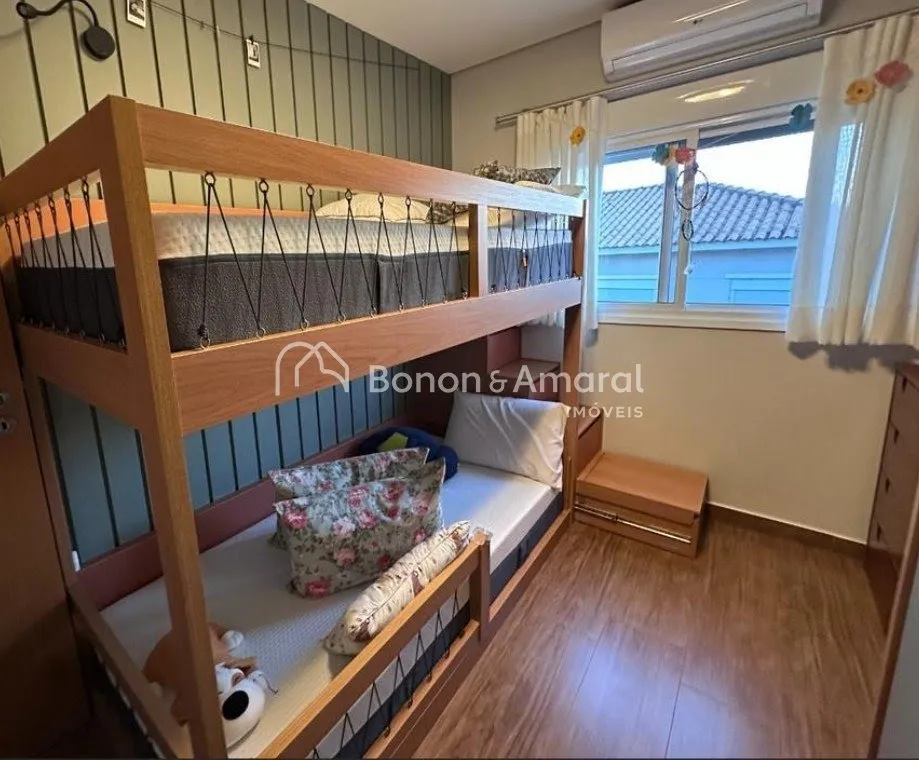 Imagem Charmoso sobrado de 3 quartos à venda no condomínio Barão Ville