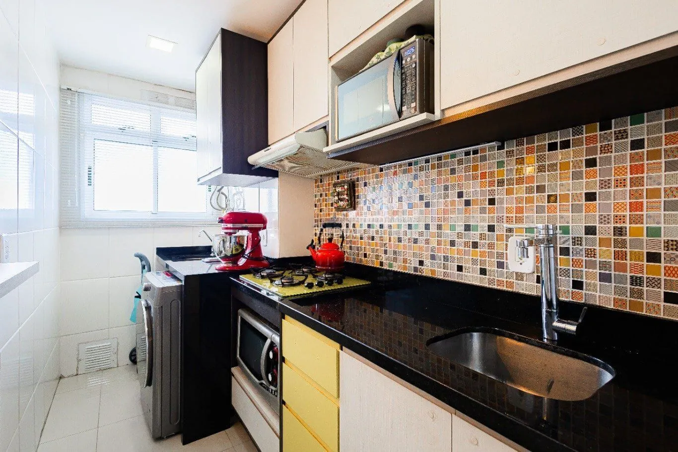 Imagem Apartamento de 2 dormitórios à venda em São Sebastião, Porto Alegre.
