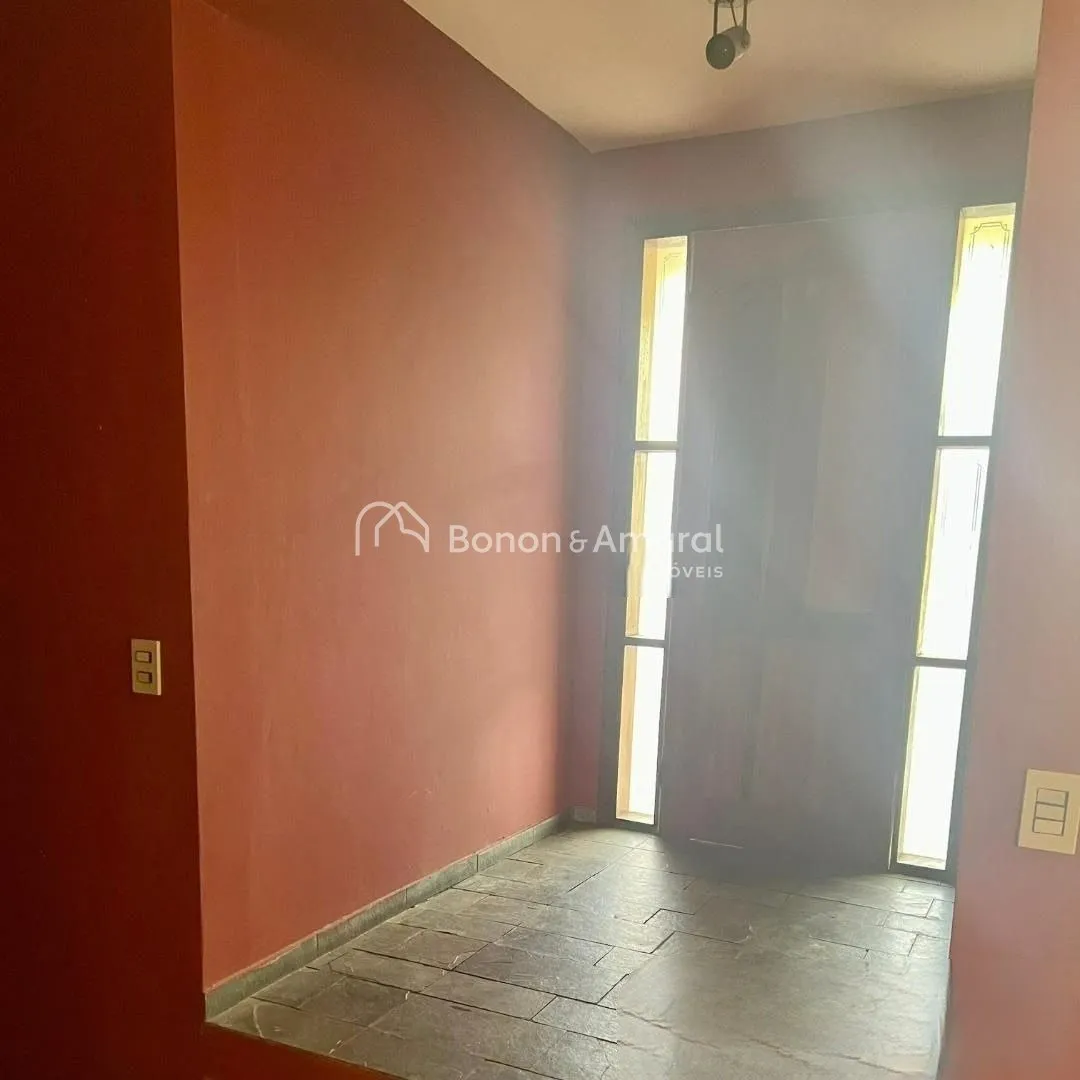 Imagem Casa à venda com 4 dormitórios, 2 suítes, 309 m² no San Conrado