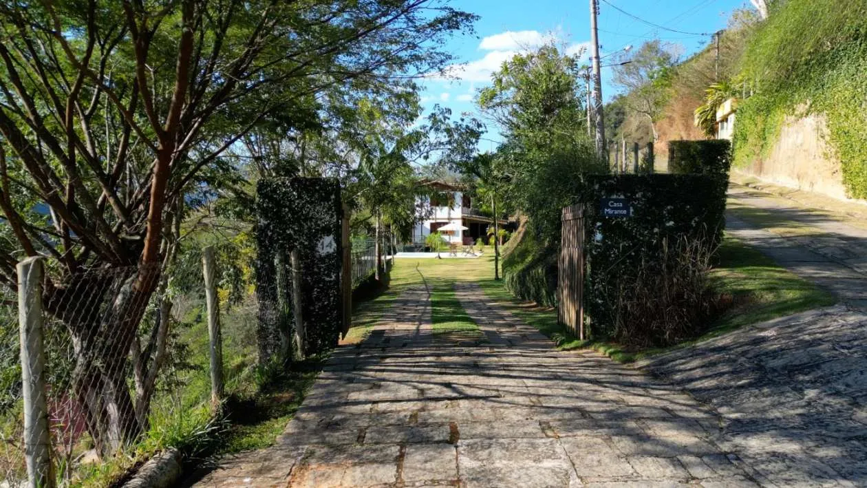 Imagem Casa em Condomínio para Venda em Petrópolis / RJ no bairro Cuiabá