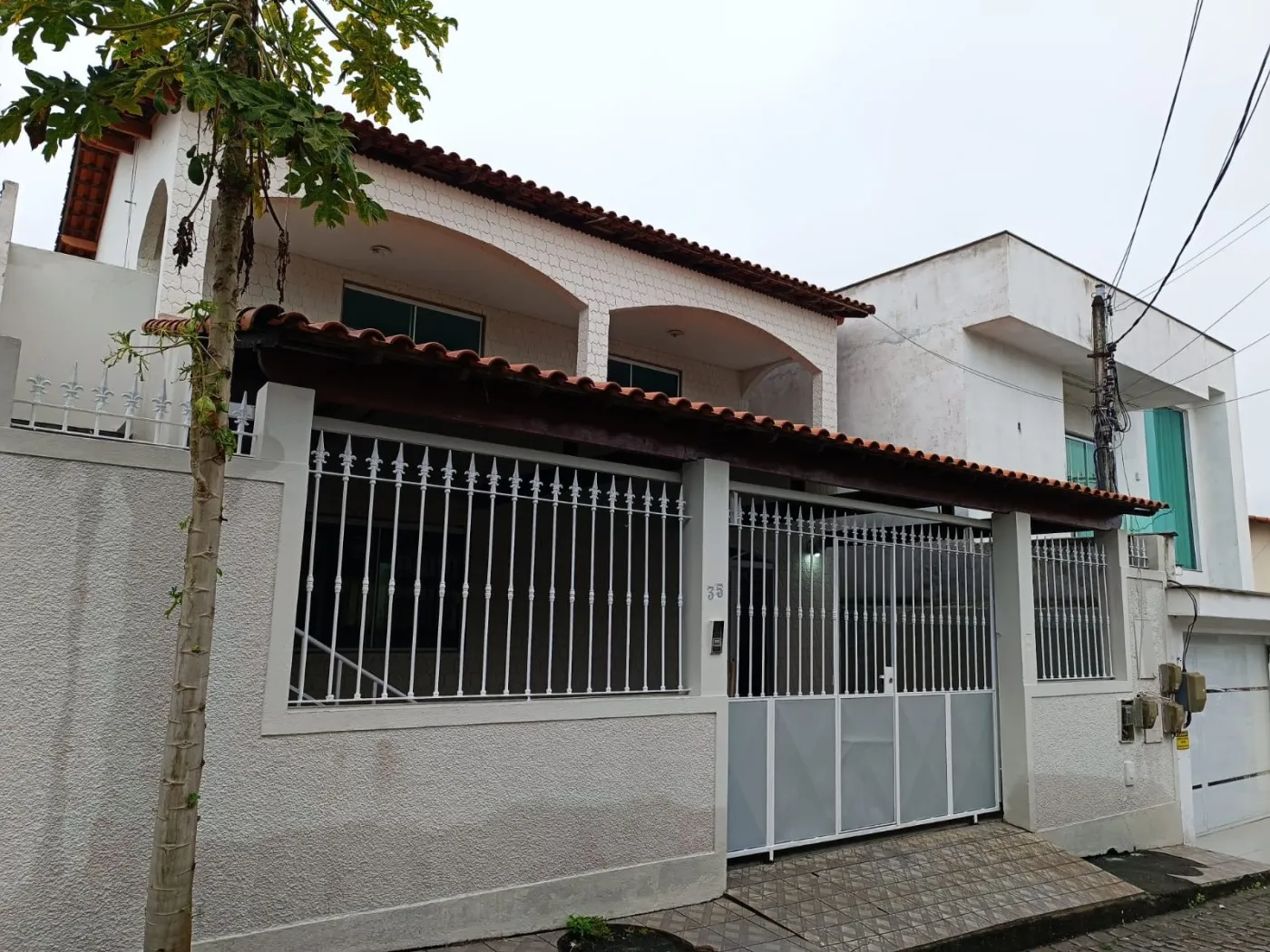 Imagem Casa em Condomínio para Venda em Itaboraí, Centro (Manilha), 4 dormitórios, 1 suíte, 2 banheiros, 1 vaga