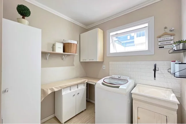 Imagem Casa para venda no bairro Hípica em Porto Alegre