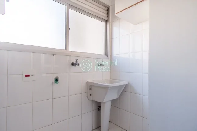 Imagem Ótimo apartamento com 78m², 3 dormitórios, sendo uma suíte, living com varanda, sala de jantar, ...