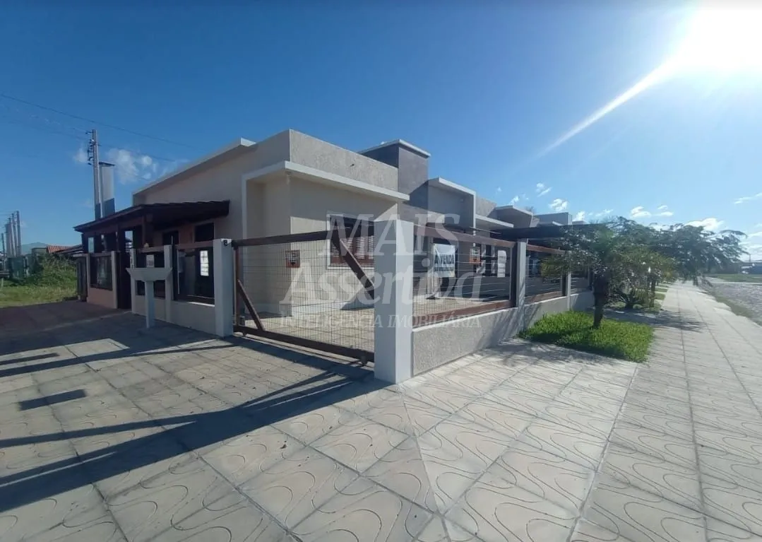 Foto do imóvel Ótima casa semi mobiliada à venda em Imbé/RS - 3 dormitórios
