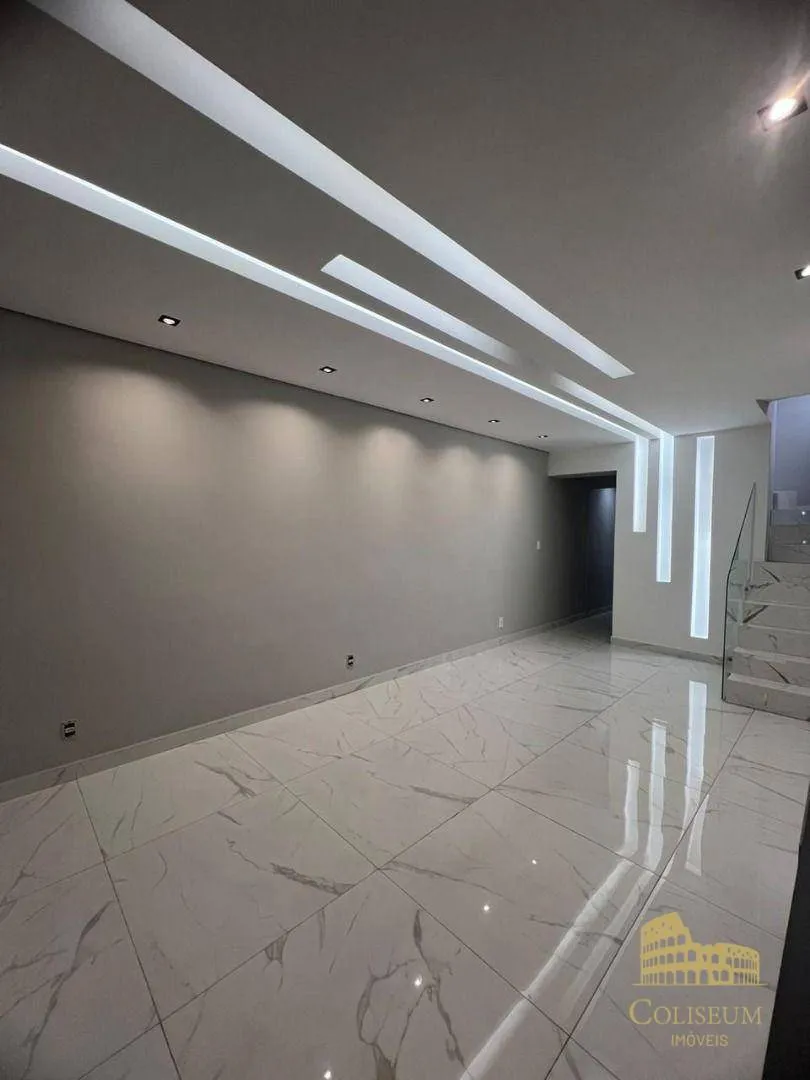 Imagem Casa com 3 dormitórios à venda, 100 m² por R$ 790.000,00 - Vila Guilhermina - Praia Grande/SP