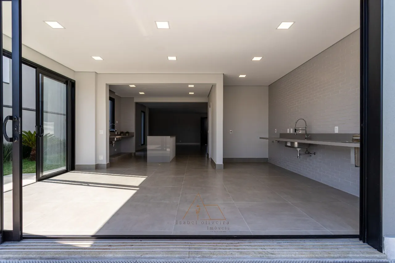 Imagem Venda de Casa de Alto Padrão no Condomínio Villas do Golfe em Itu-SP: 4 quartos, 1 suíte, 6 banheiros, 3 vagas, 336,98 m².