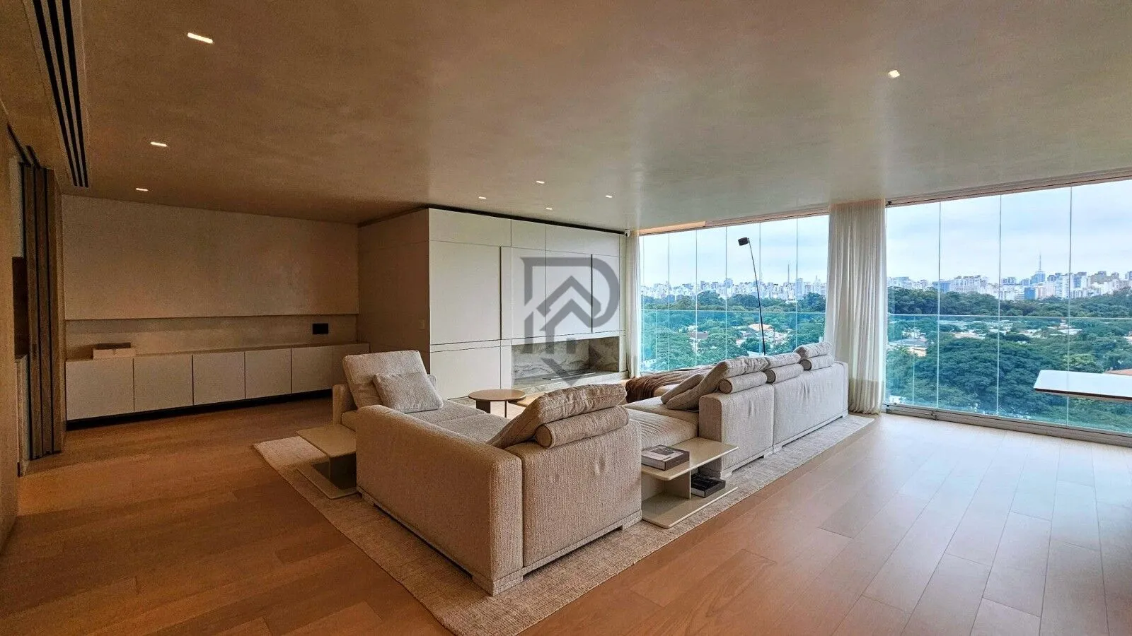 Imagem Apartamento Condomínio Oscar Ibirapuera, andar alto vista livre