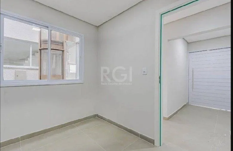 Imagem Casa para Venda - 220m², 3 dormitórios, sendo 2 suites, 2 vagas - Partenon