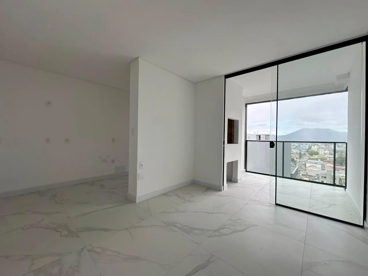 Imagem Apartamento à venda com 692m2 por R$ 950.000,00