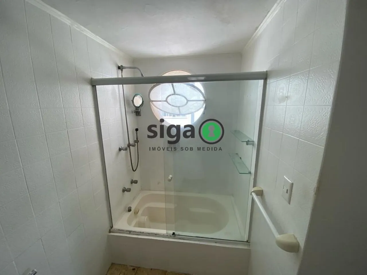 Imagem Apartamento no Jardim Paulista com 167m², 4 quartos, 1 suíte, 2 vagas.