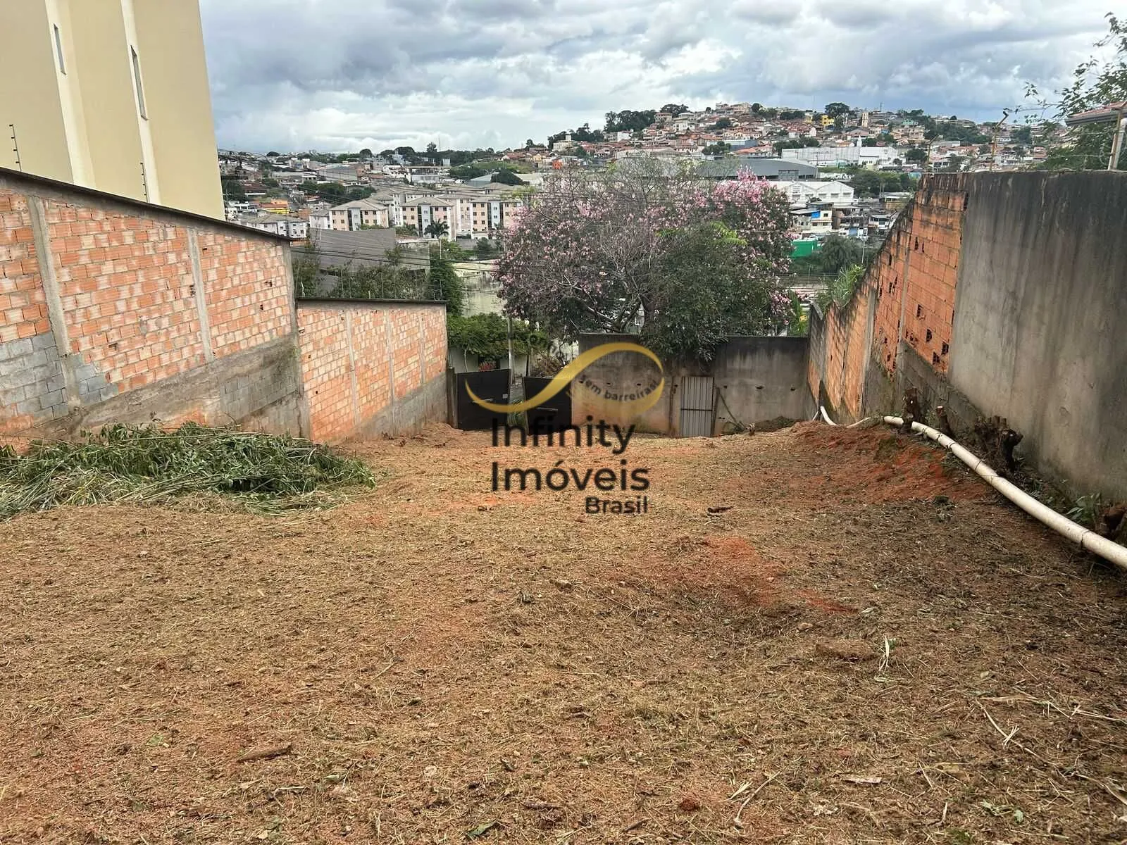 Imagem Loteamento à venda no bairro João Pinheiro - Belo Horizonte/MG