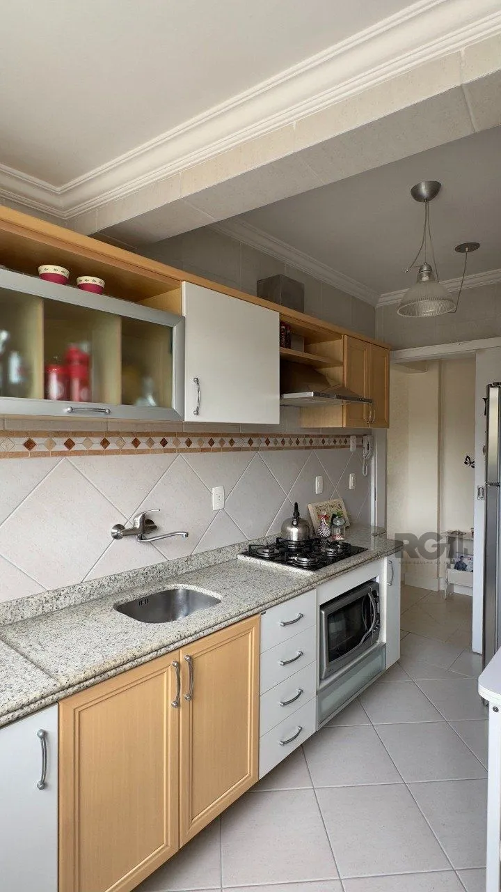 Imagem APARTAMENTO 2 DORMITÓRIOS, DE FRENTE, COM VAGA DE GARAGEM NO JARDIM BOTÂNICO