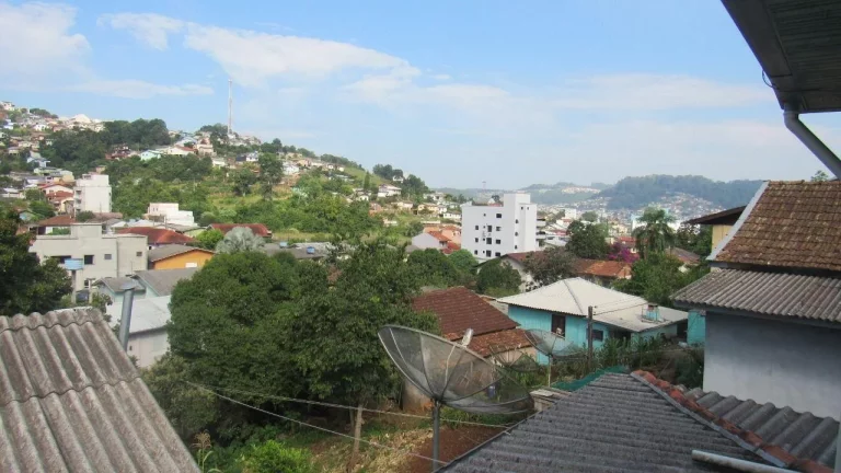 Imagem Casa para Venda em Concórdia, Imperial, 7 dormitórios, 3 banheiros