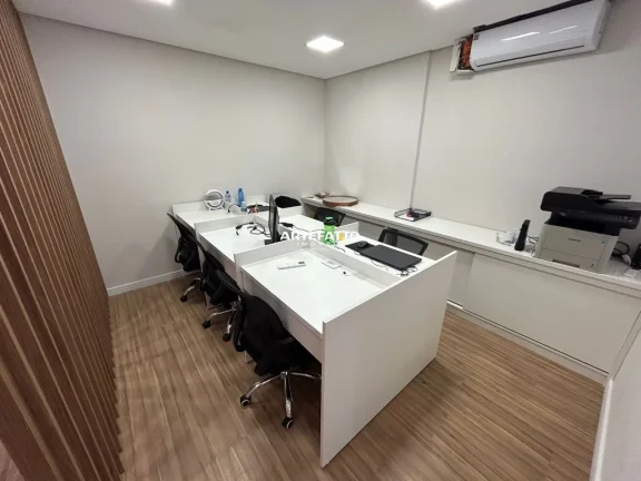 Imagem Maravilhosa Sala Comercial – 45m2 | Totalmente Mobiliada e Pronta para Uso