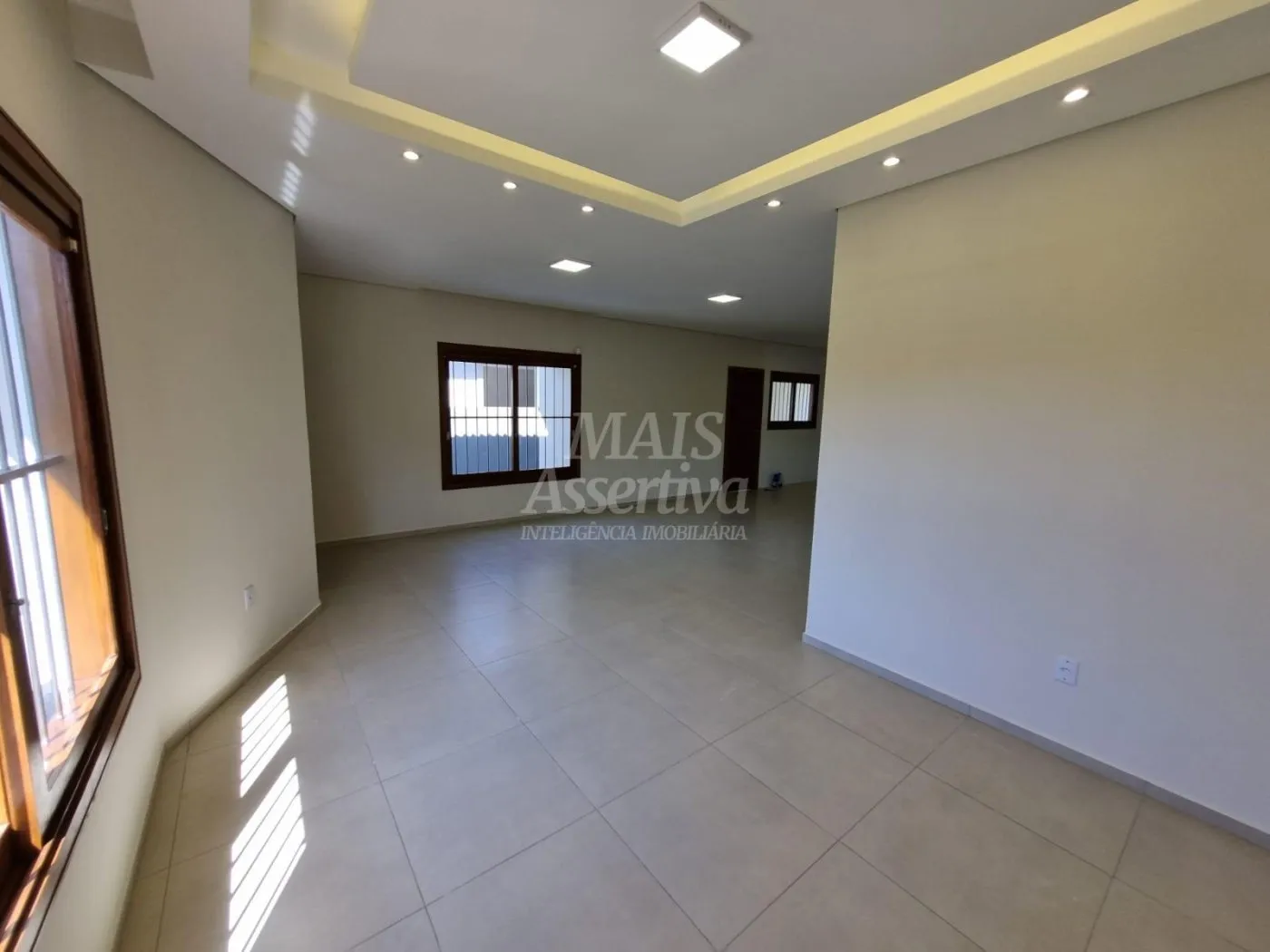 Imagem Ótima casa localizada em Tramandaí/RS - 3 dormitórios, 4 vagas de garagem