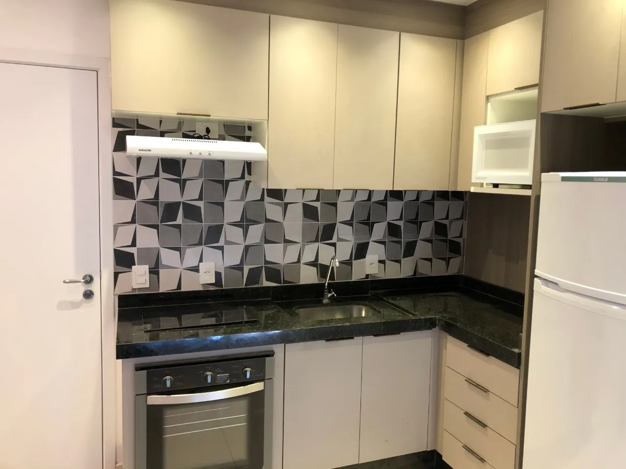 Imagem Apartamento para locação no Jardim Faculdade, Sorocaba-SP: 1 quarto, 1 suíte, 1 sala, 1 banheiro, 1 vaga de garagem, 33m² de área.