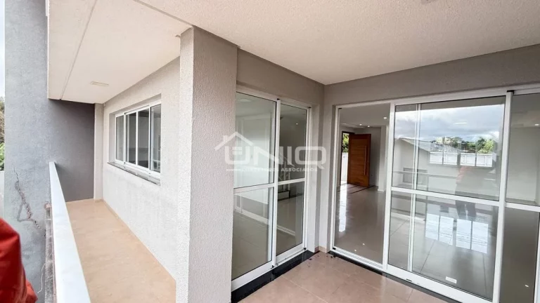 Imagem Sobrado Suíte + 2 Quartos - Bairro Cadorin