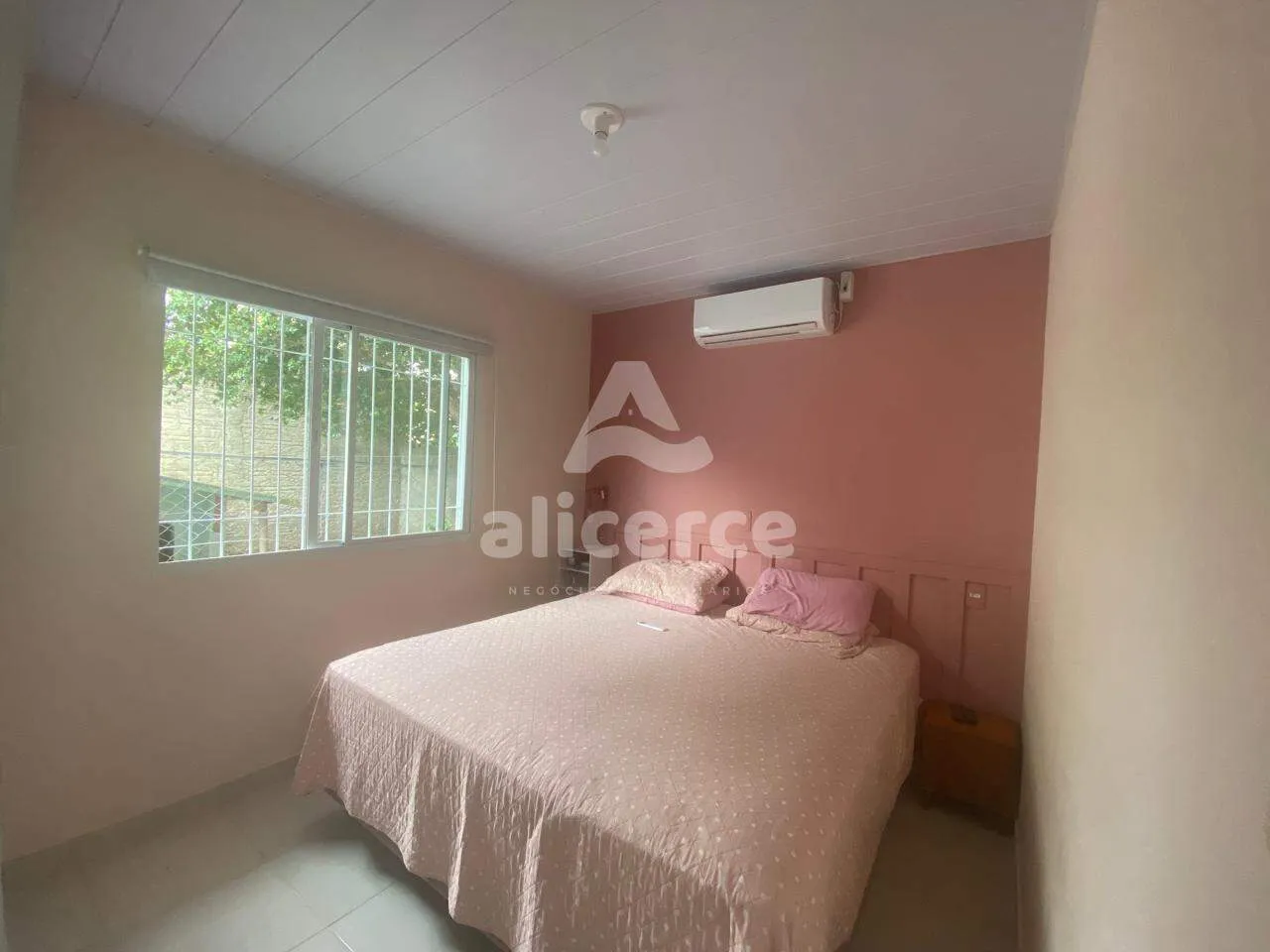 Imagem Excelente oportunidade Casa com terreno com 432 m² e 02 Salas comerciais - Florianópolis!