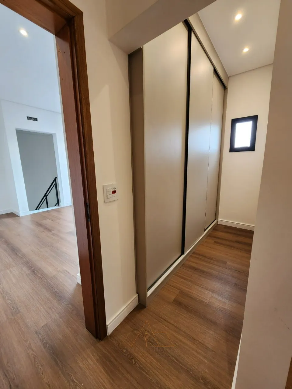 Imagem Imóvel de Luxo à Venda em Salto-SP: Casa com 3 Suítes, 4 Vagas e 265,50m² no Residencial Central Parque