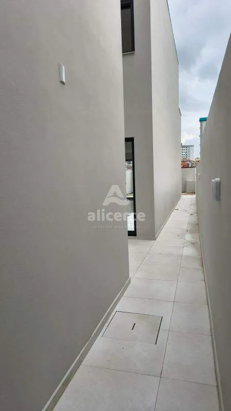 Imagem CASA DUPLEX DE ALTO PADRÃO À VENDA | 179m² PRIVATIVOS | BARREIROS | SÃO JOSÉ/SC