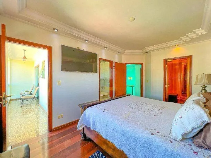 Imagem Casa Jardim França (Tucuruvi) - 800M², 7 Dorms, 5 Suítes, 8 Vagas, Piscina.