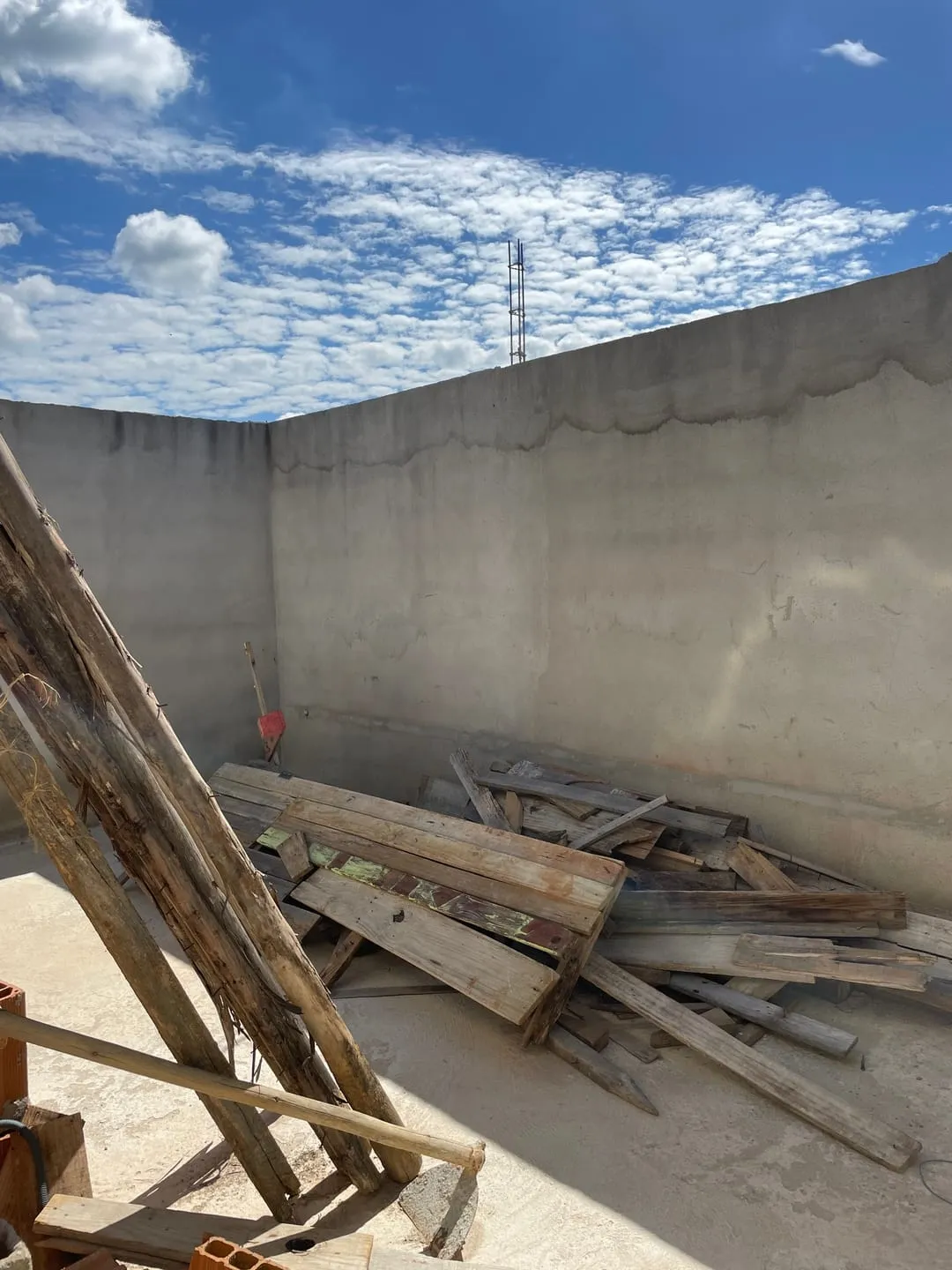 Imagem Casa à venda 2 Quartos, 1 Suite, 2 Vagas, 175M², Veredas, Pindamonhangaba - SP