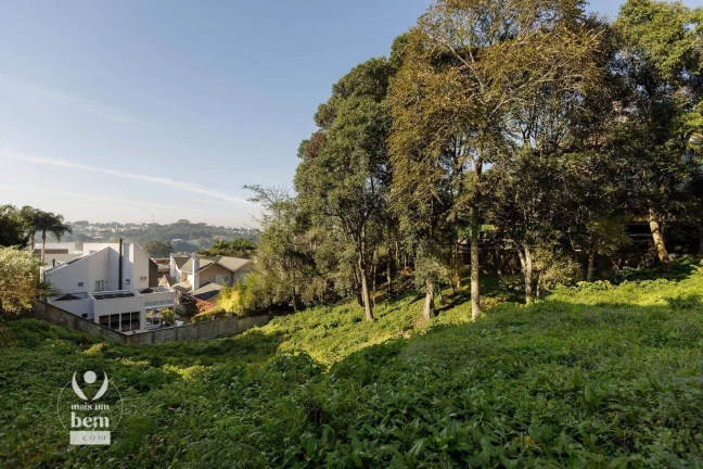 Imagem More junto á natureza! Terreno de 777 m² em condomínio a poucos passos do Parque Tingui, à venda por R$ 2.190.000 - São João - Curitiba/PR
